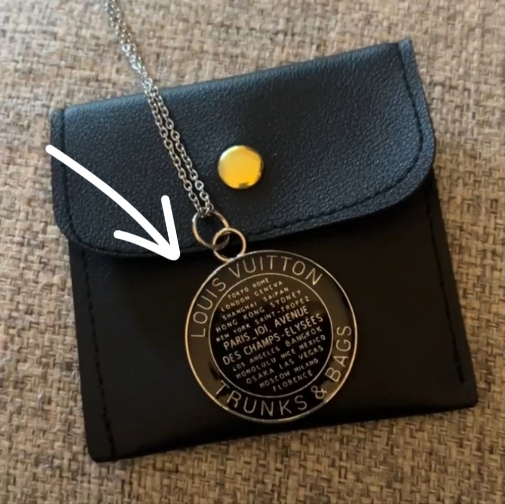 Louis Vuitton Black On The Go GM Bag - CHARM INCLUDED!! - Picture 2 of 16